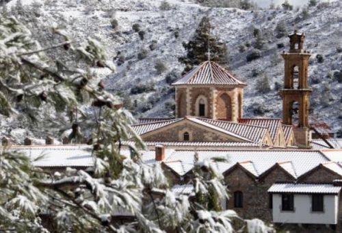 Παραμένει στην κατάψυξη η Κύπρος - Στα 77 εκ. έφτασε το χιόνι στο Τρόοδος