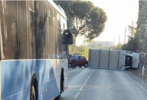 Έσβησε στην άσφαλτο η οδηγός που συγκρού...